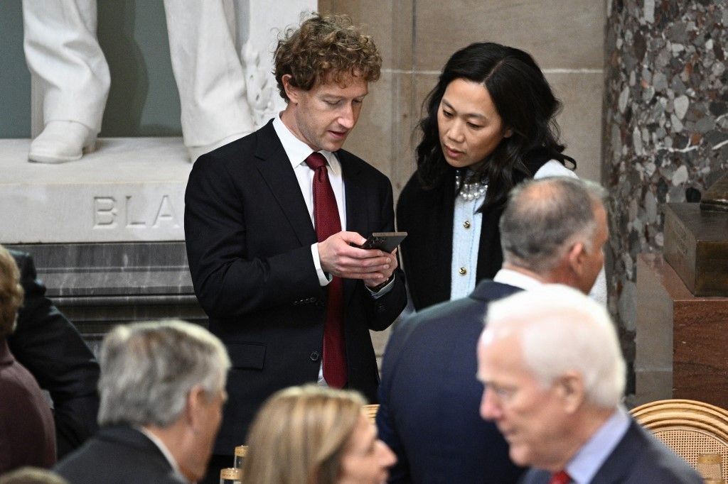 Zuckerberg Trump elnök beiktatási vacsorájától sem maradt távol