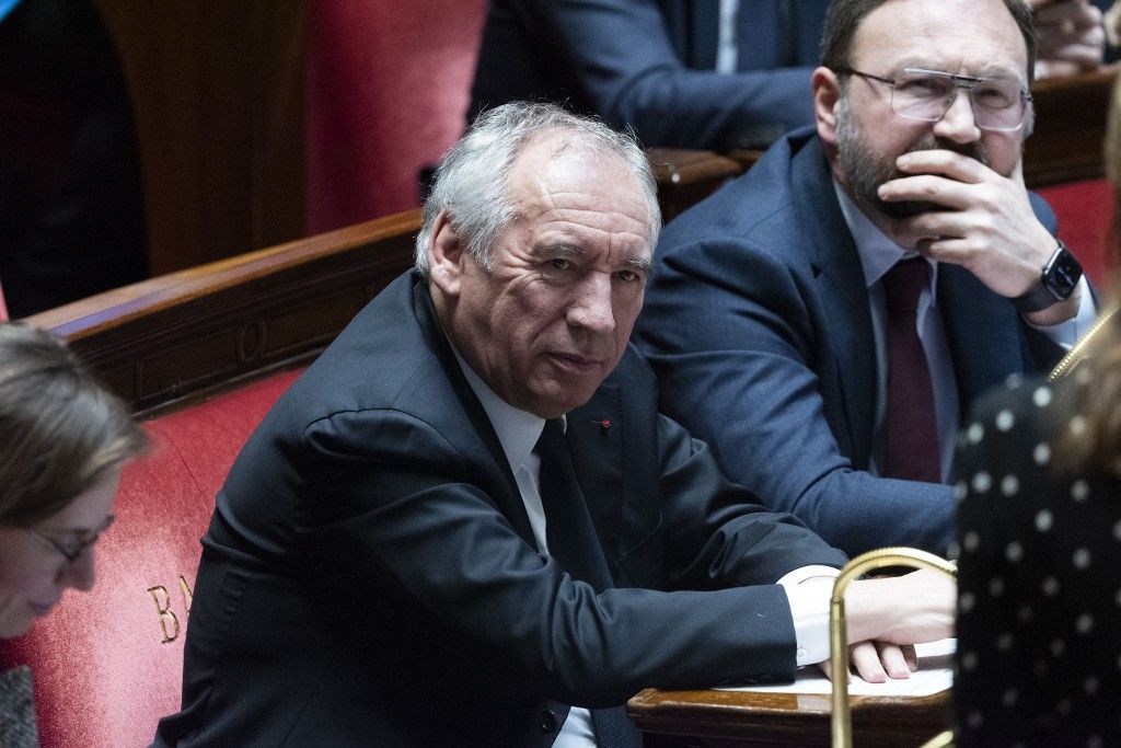 Költségvetési szakadék szélén Franciaország – Bayrou kormánya alatt rezeg a léc