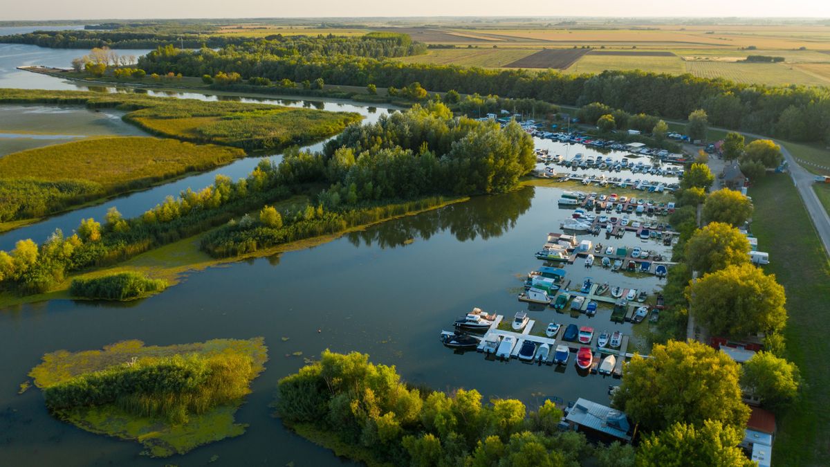 Tisza-tó: a nyaralópiac titkos aduja – de már készül az ugrásra, külföldi befektetők szaglásznak a környéken 