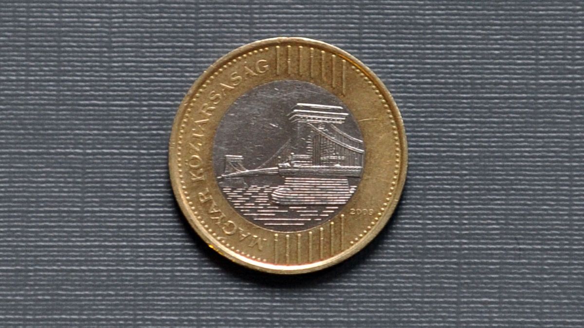 kétszáz forint