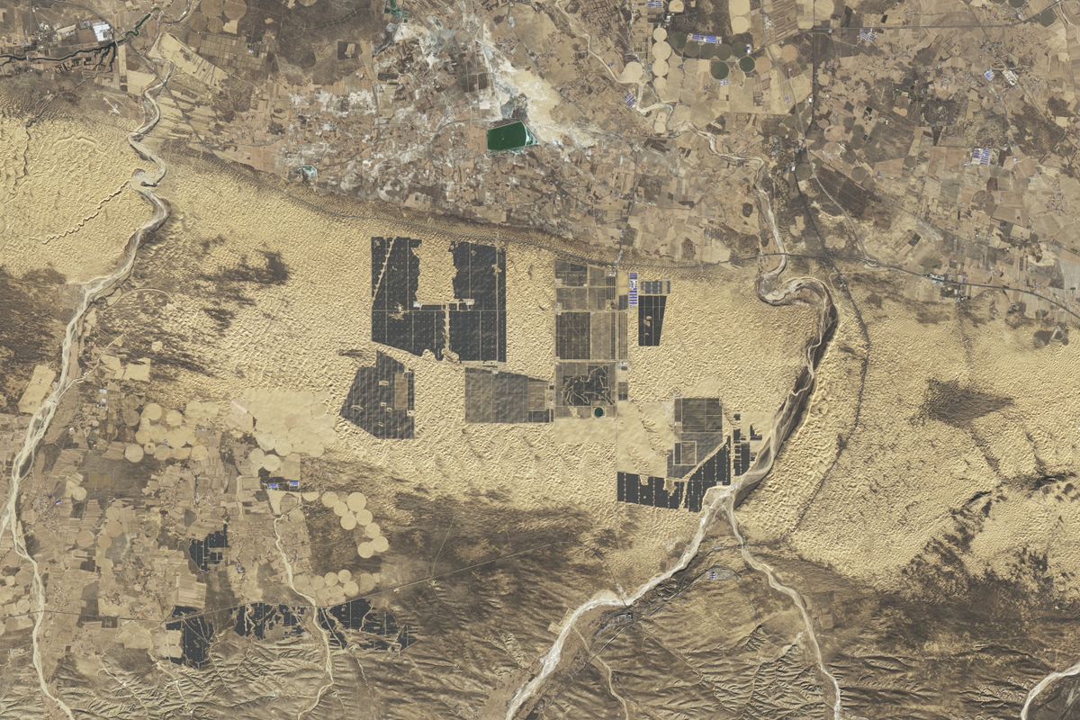 Building a Great Solar Wall in China, napelem
