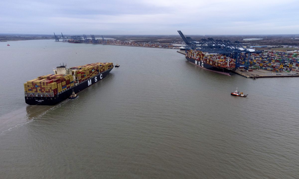 Amerikai külkereskedelem: a "Trump-hatás" felnagyította a hiányt decemberben, az elnök a fordítottját szeretné elérni Container Shipping As Red Sea Crisis Raises Supply Chain Worries