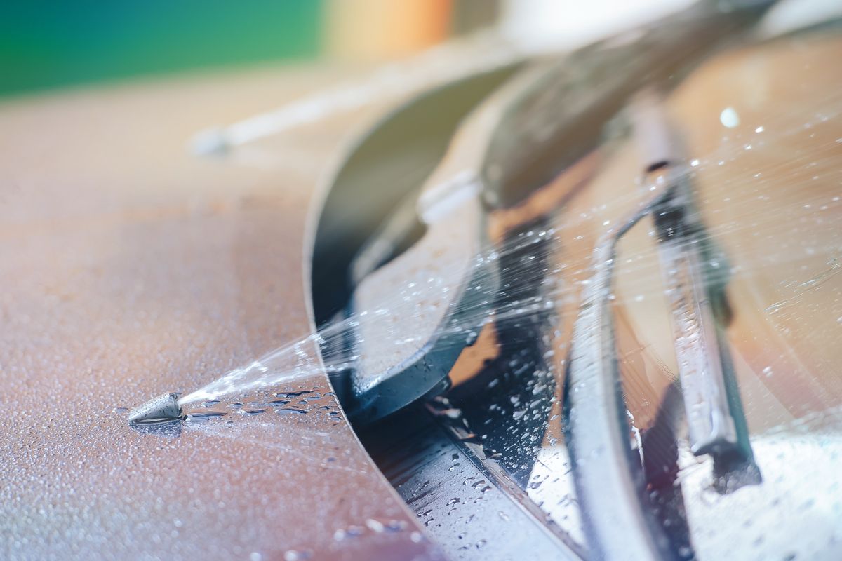 Windscreen,Washer,At,The,Moment,Work