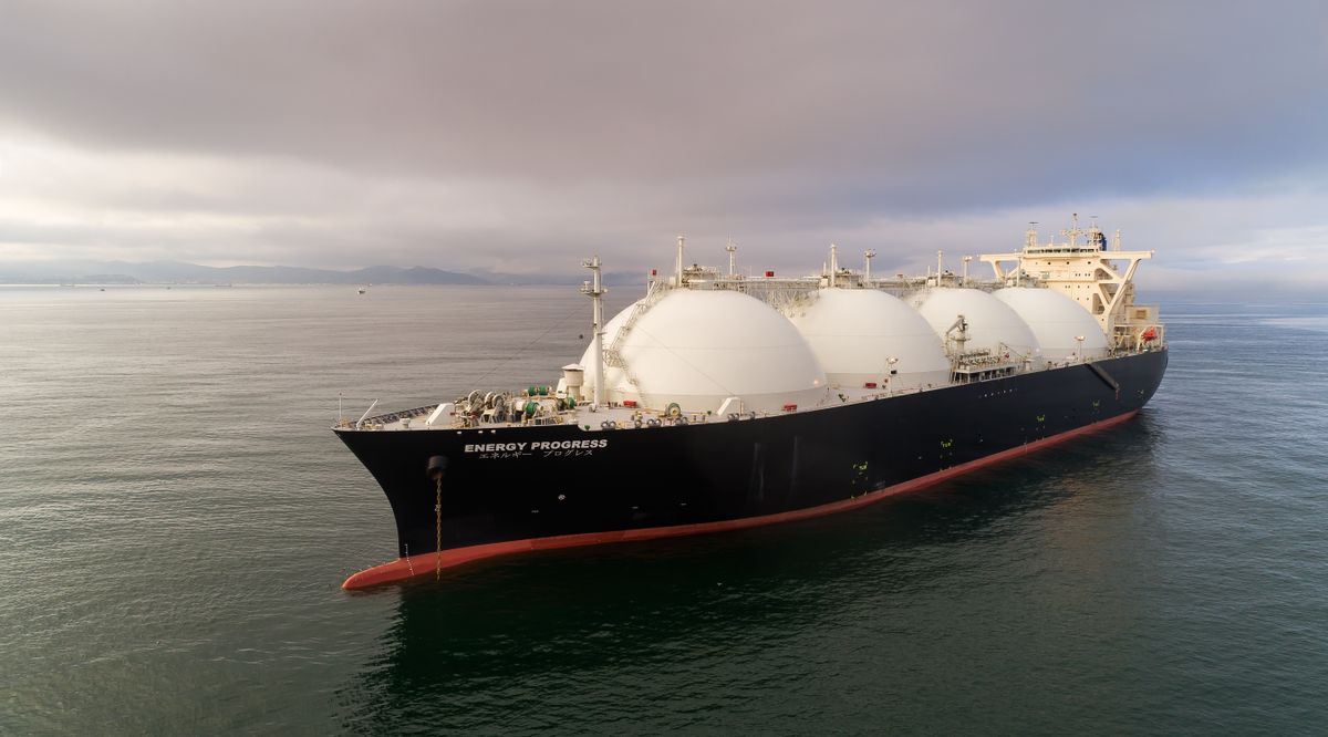 Nakhodka,,Russia,-,July,28,,2017:,Lng-tanker,Energy,Progress. orosz