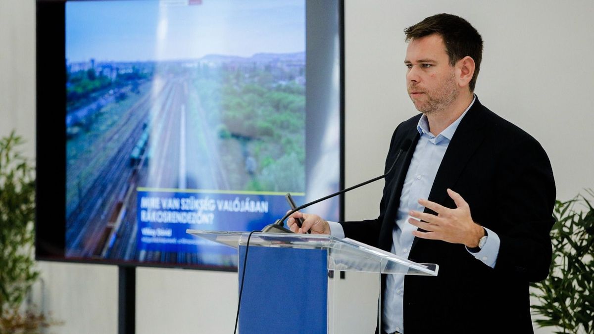 Vitézy Dávid; Rákorendező; sajtótájékoztató; mini-Dubaj