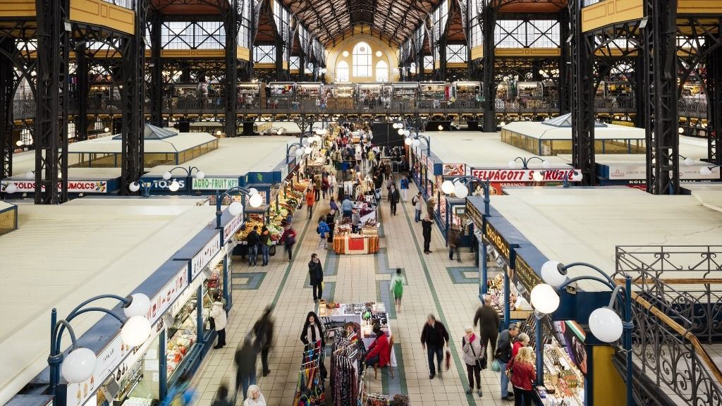 Interior of Central Market Hall, Budapest, Hungary kiskereskedelem kisker ksh