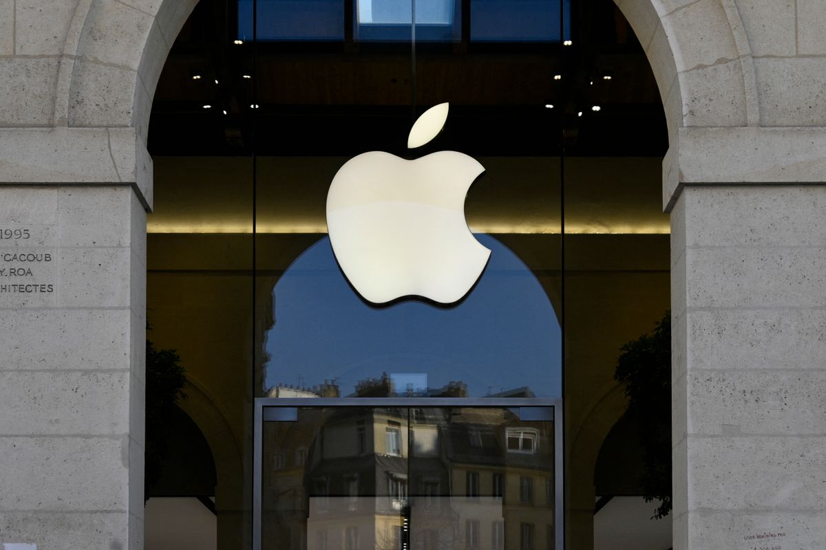 Megrepedt az Apple növekedési sztorija – két fronton is gond van a szolgáltatásokkal