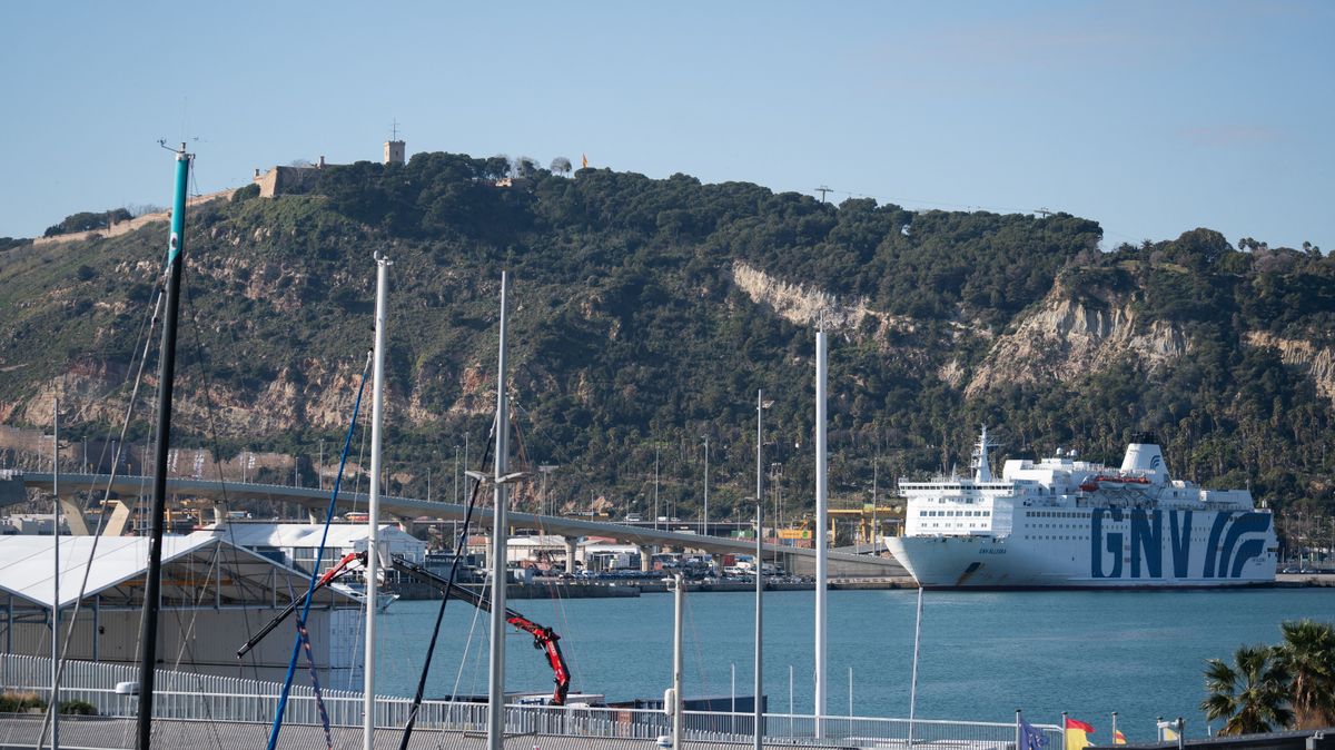 Winter Atmosphere On The Barcelona Coast. spanyol turizmus katalán