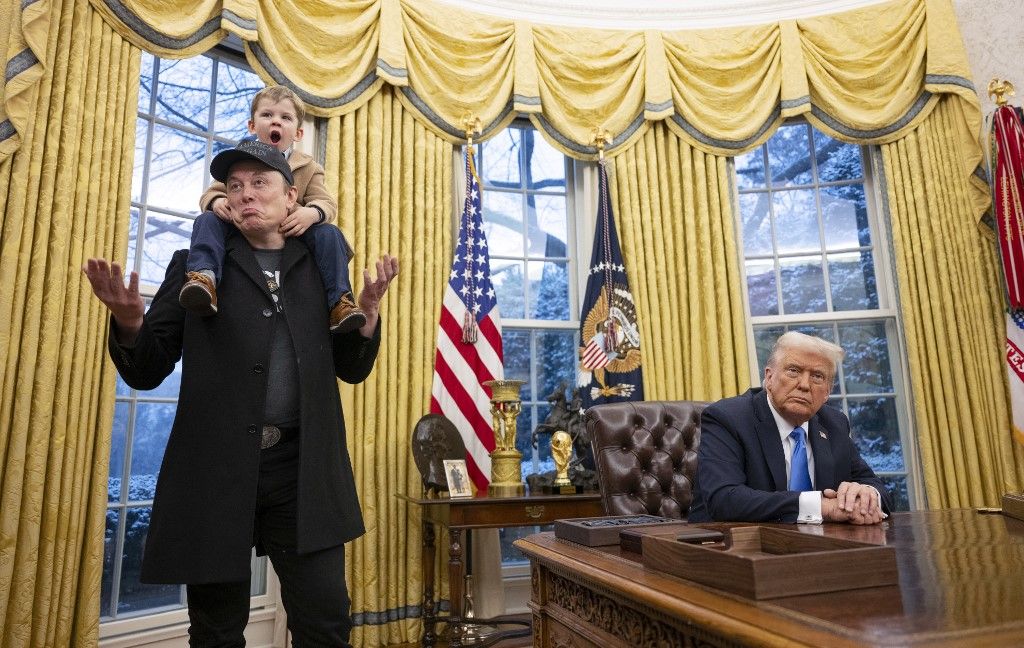 Musk joins President Trump at signing of Execurive Order Elon Musk