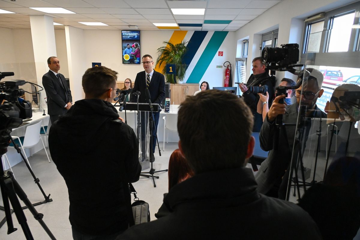 MÁTRAI Károly; RÉTVÁRI Bence Rétvári Bence rezsicsökkentés Vác