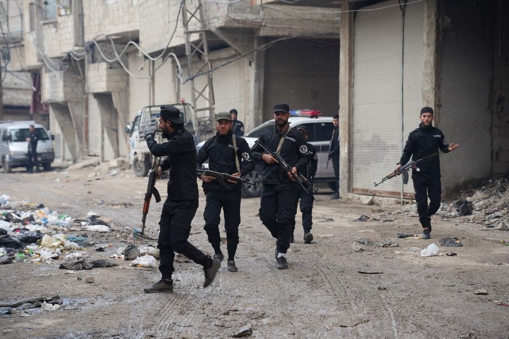 Public Security Deployed In Al-Tadamon To Protect Protesters
Hezbollah Libanon Szíria