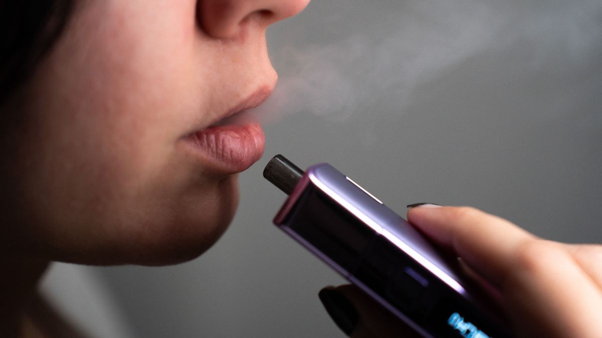 E-Cigarette Vaping Devices Stock Photos. francia e-cigi