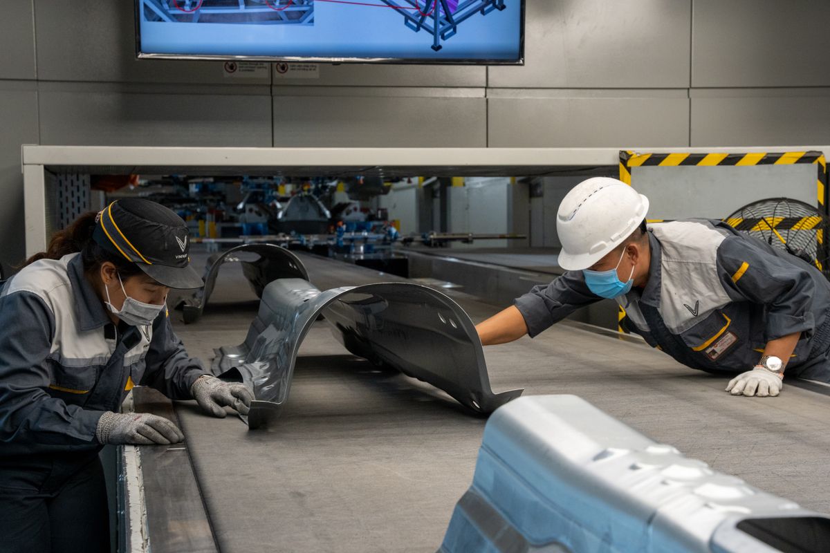 Haiphong,21st,Oct,2021:,Technicians,Are,Checking,The,Quality,Of