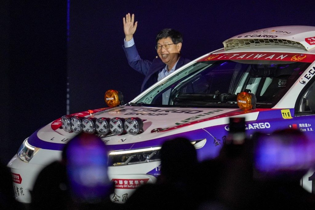 Nissan  Foxconn felvásárlkás Young Liu
