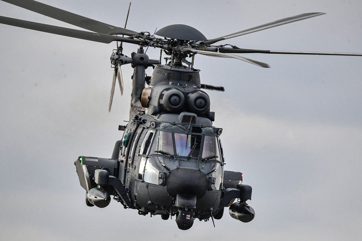 H225M helikopter