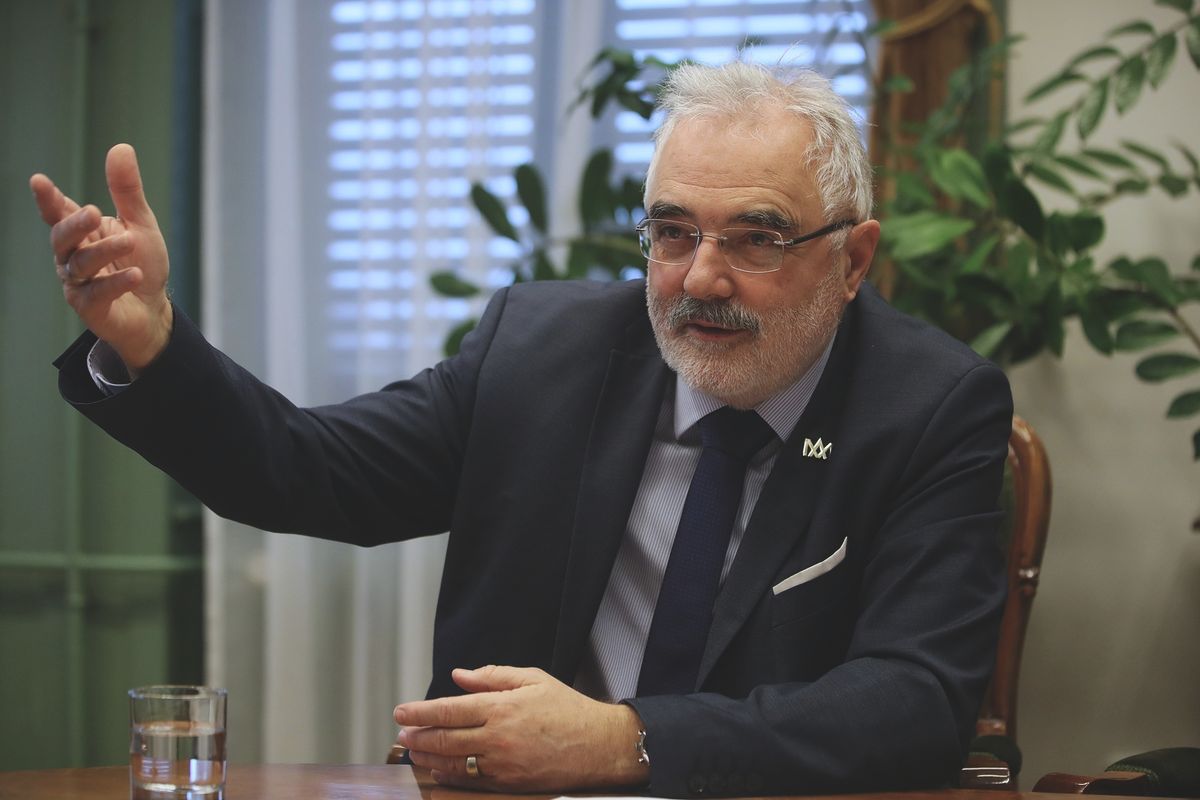 HZ1_1554