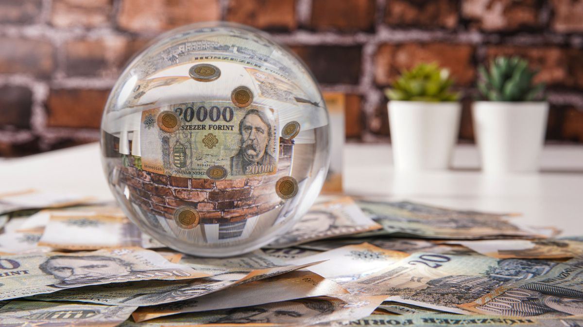 Predicting,The,Future,Of,The,Forint,With,A,Crystal,Ball.
forint árfolyam