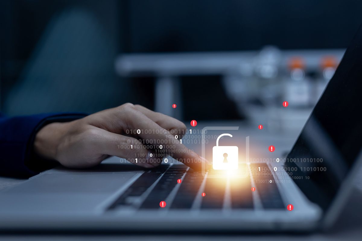 Close,Up,Hacker,Man,Hand,Type,Password,To,Unlock,System
pin-kód