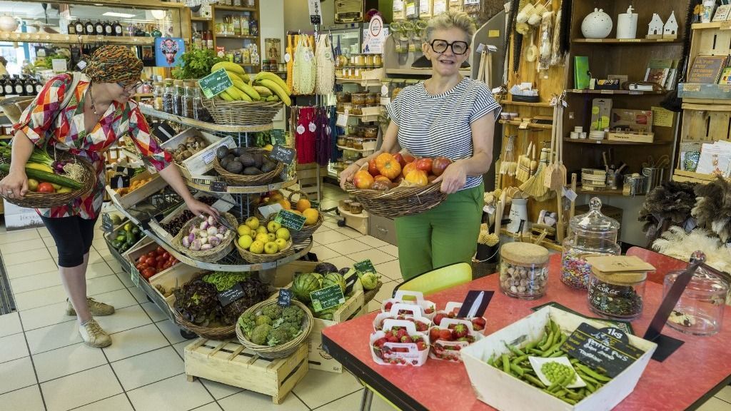 France indre et loire loire valley unesco rochecorbon organic local grocery store Élelmiszerárak Nagy Márton a beszállítók infláció árrésstop