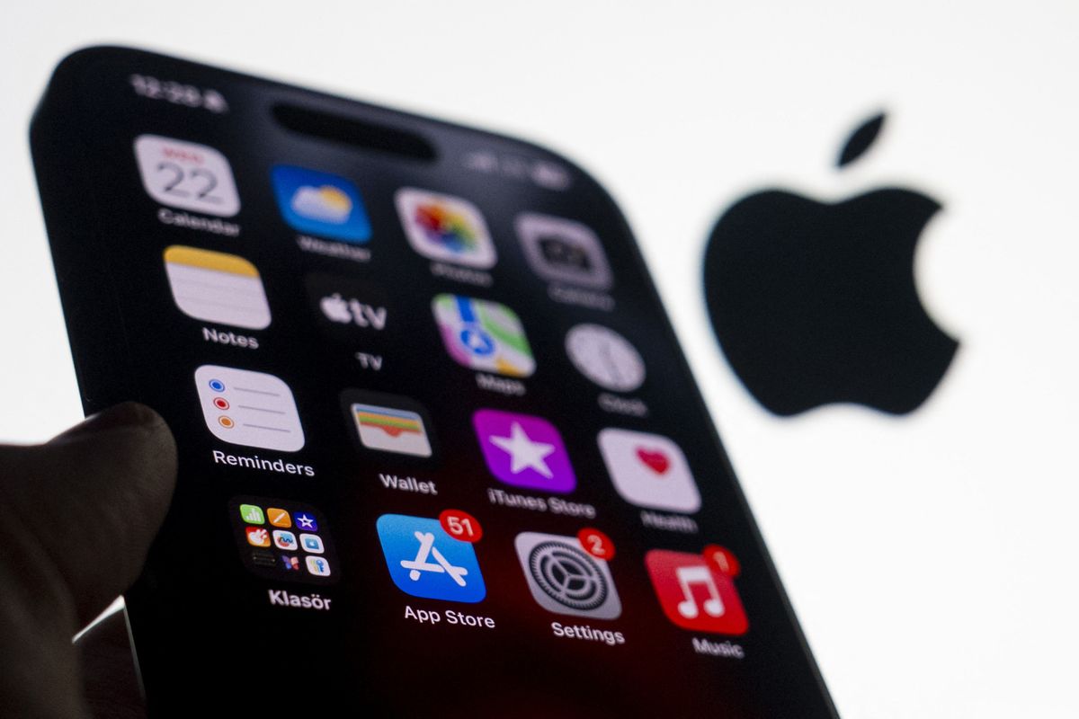 Kémbotrány: a brit kényes kormány felhasználói adatokat követel Apple-től 