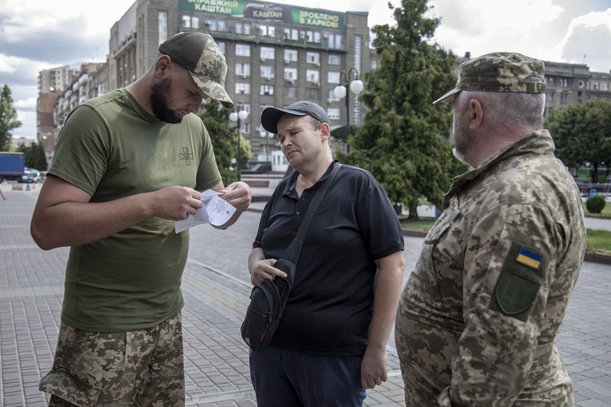 Ukrainian Army scouts for men on fighting age in Kharkiv