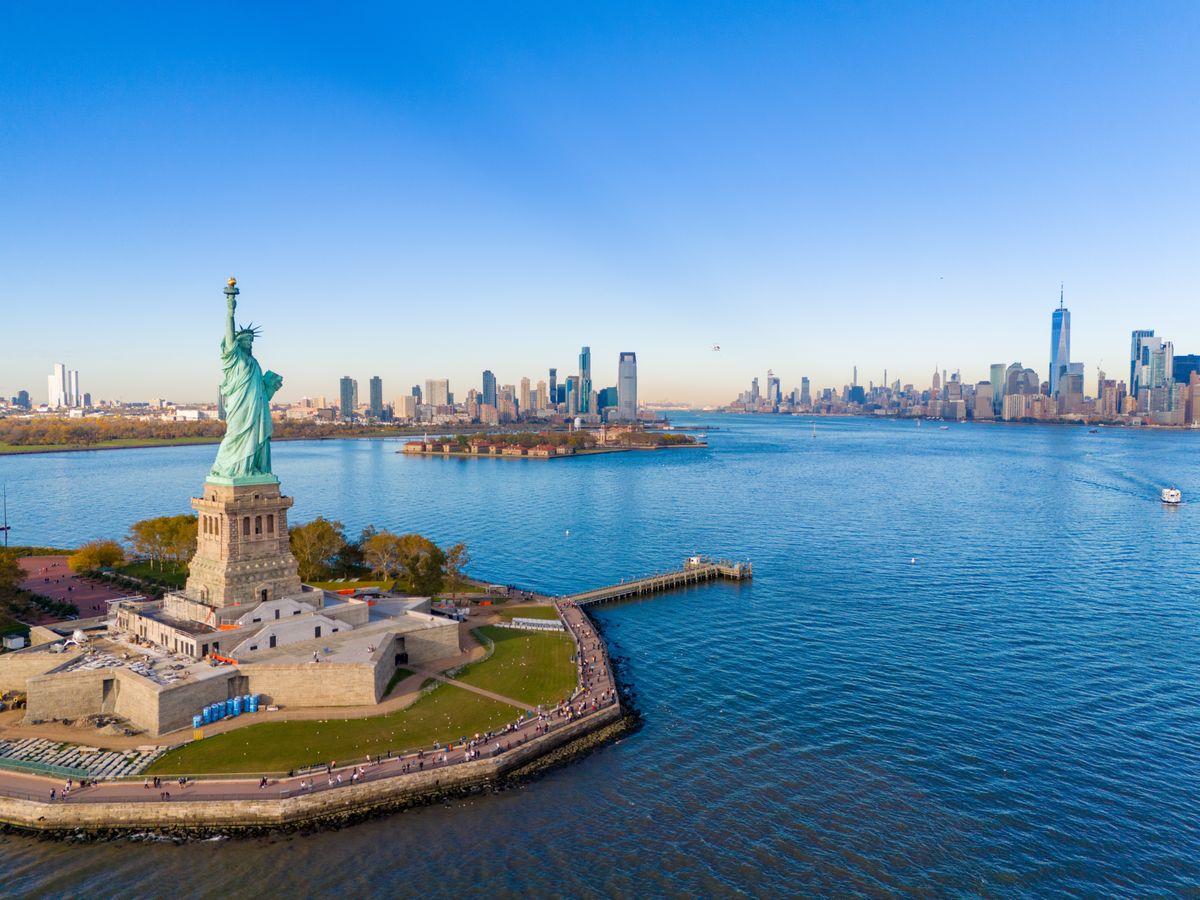Aerial,Photo,Tour,To,The,Statue,Of,Liberty,New,York. turizmus