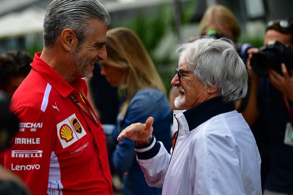 Eladta autógyűjteményét a Forma-1 egykori vezetője, Bernie Ecclestone