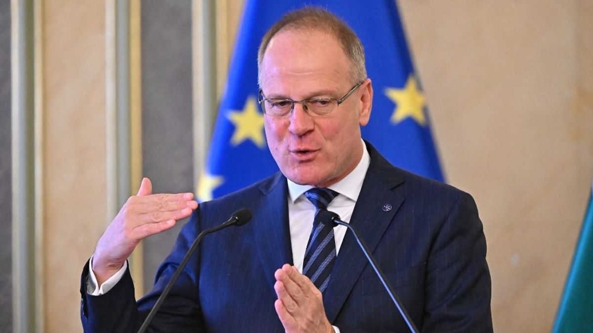 Rendkívüli: az otthonteremtési támogatás mellé még bért is emel a kormány a közszférában 