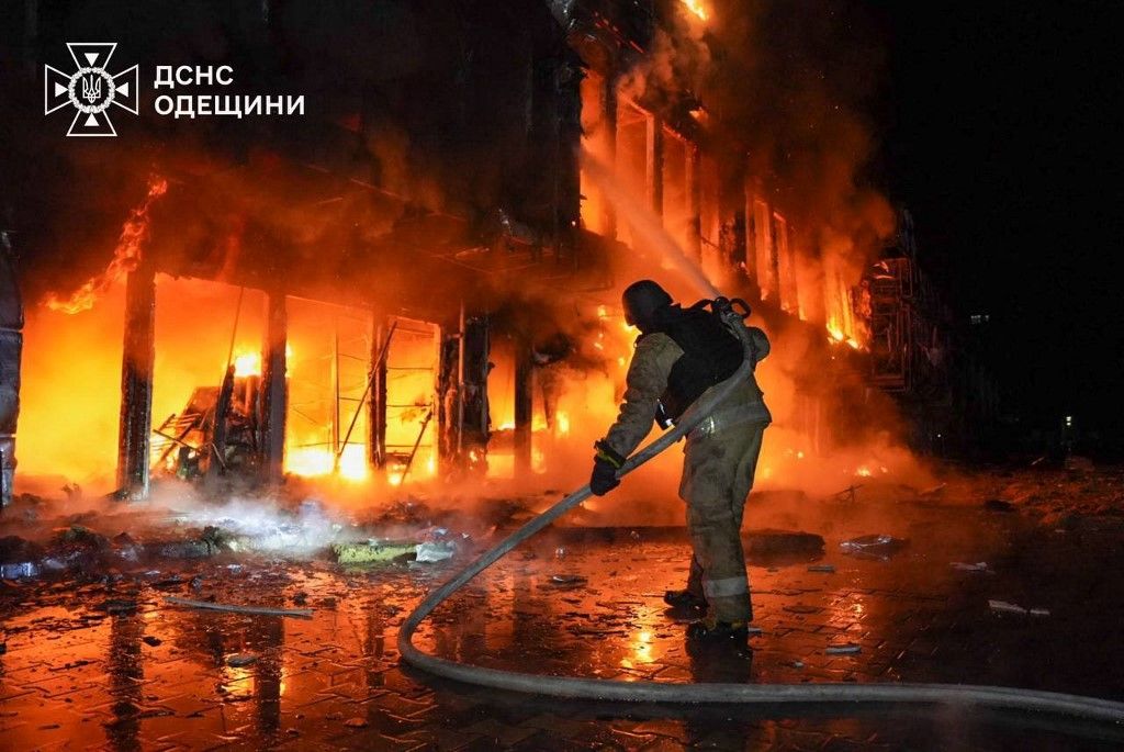 At least 3 injured as Russian strike hits residential areas in Odesa, Ukraine says, dróntámadás, odessza