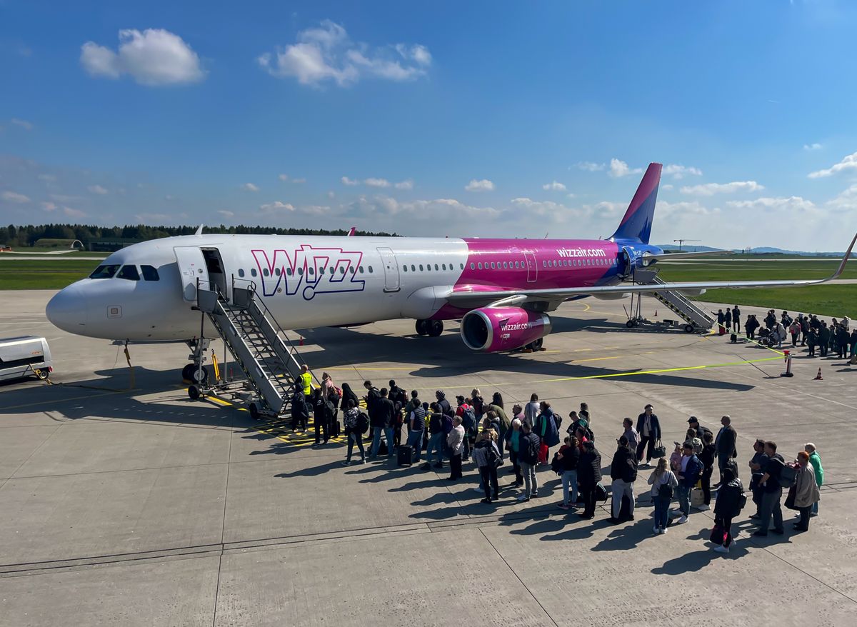 Ryanair, Wizz Air, fapadosok, utasforgalom, utasok, repülőgép, repülés, repülőtér, wizz air, utazás, utazók,Iasi,,Romania,05.08.2023:,Aircraft,Airplane,Company,Ryanair,And,Wizz,Air