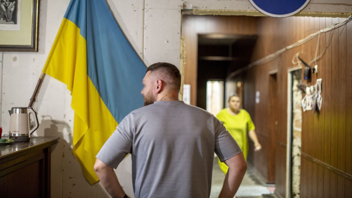 Ukrainian men of fighting age hide to avoid recruitment ukrán