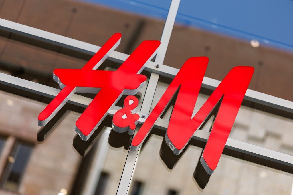Logo of the fashion company H&M on a store