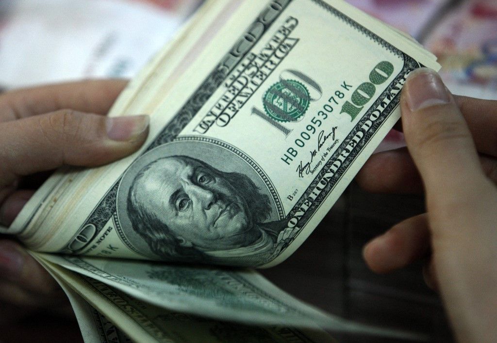 forint 
Dollar edges higher as trade tensions keep markets on edge