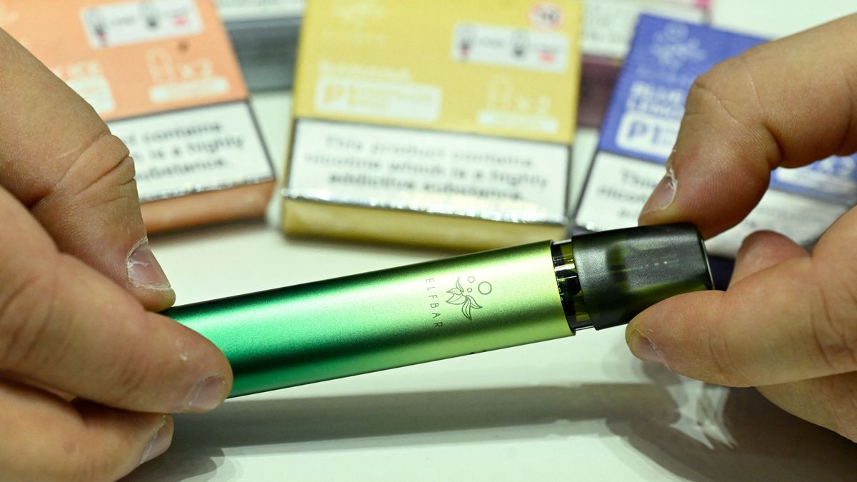 Kár a gőzért: vakon repül, aki az illegálisra szavaz 