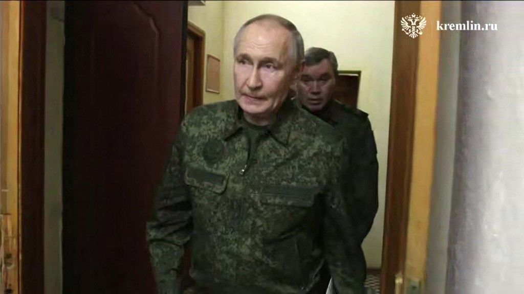 Vlagyimir Putyin Kurszk megyébe, az orosz-ukrán frontra látogatott Valerij Geraszimov vezérkari főnökkel.