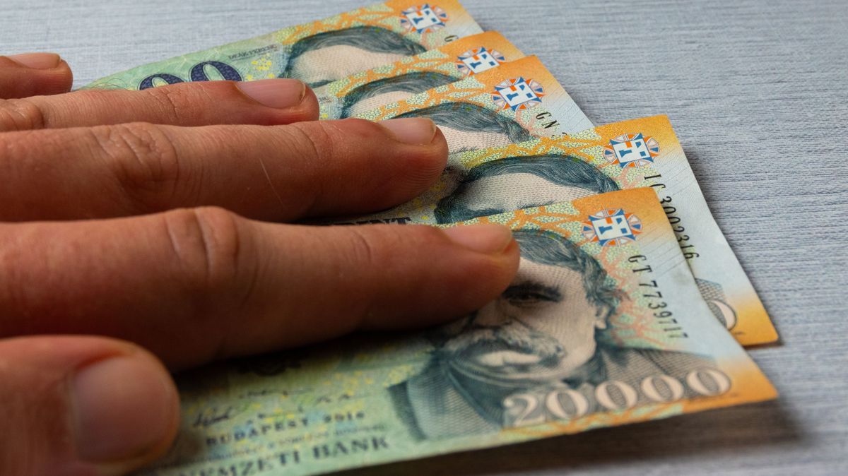 Nagy pofon után próbál talpra állni a forint 