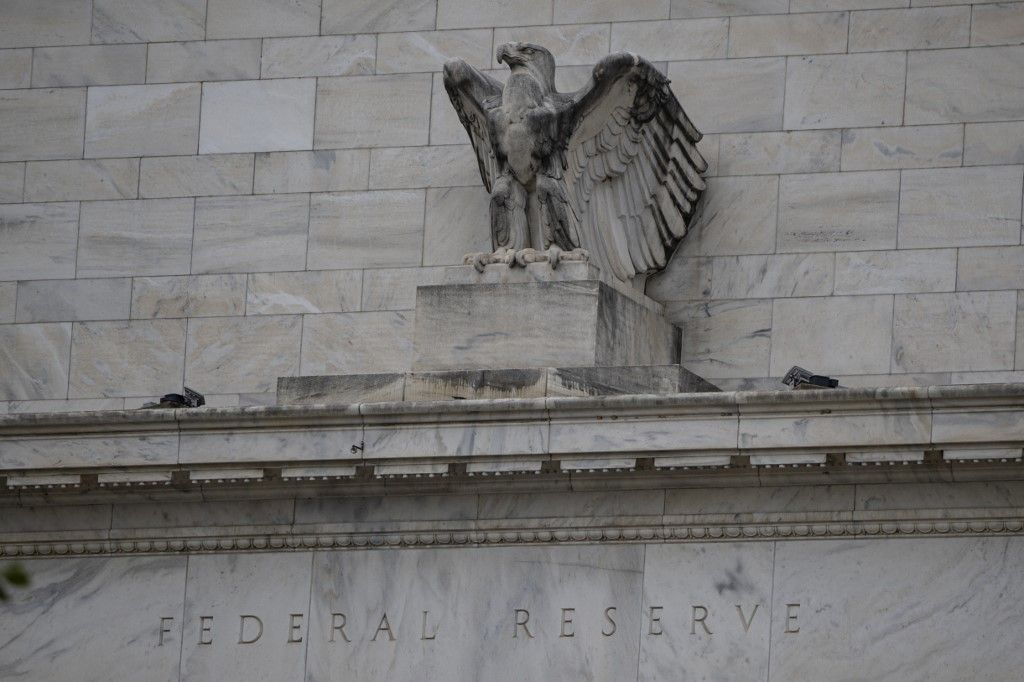 Fed: a kamat nem változott, de a jegybank új előrejelzései azt sugallják: csökkent a vágások valószínűsége United States Federal Reserve Building