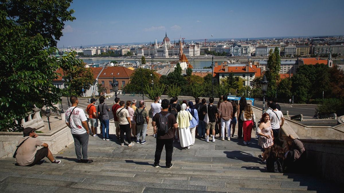 turizmus, idegenforgalom
20240904 Budapest 
Budai Vár
turizmus, turista
Halászbástya 

Fotó: Vémi Zoltán  VZ 
Világgazdaság  VG 

A képen: Parlament 
Országház