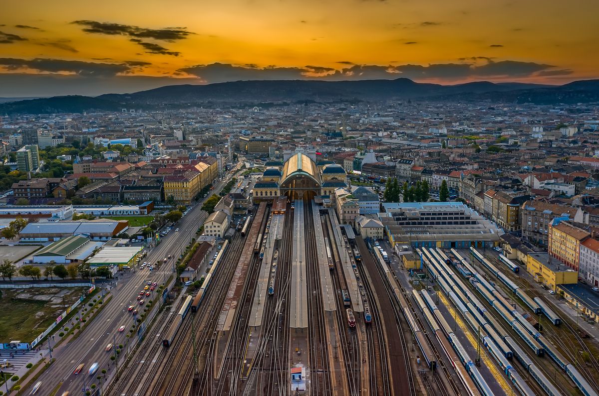 közlekedés,Eastern,Railway,Station,In,Budapest.,One,Of,The,Big,Junctions, Keleti pályaudvar, vonat, vasút, vonatok, máv