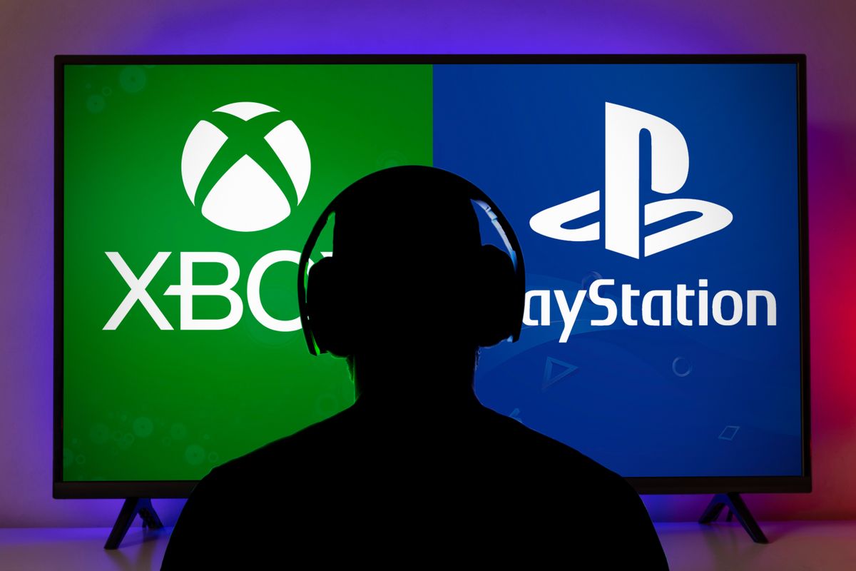 Működik az Xbox nyitóstratégiája – PlayStation-játékosok ezrei rendelik elő az Xbox-címeket