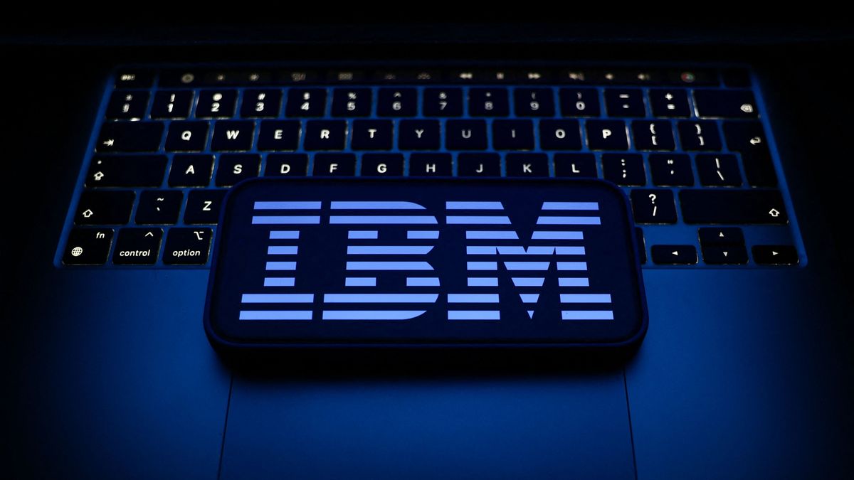 Internet Technology Companies Photo Illustrations
IBM