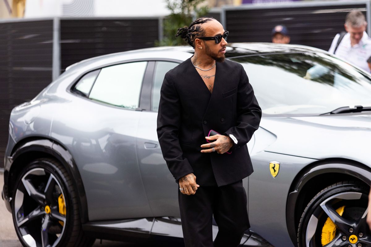 Lewis Hamilton
infinity