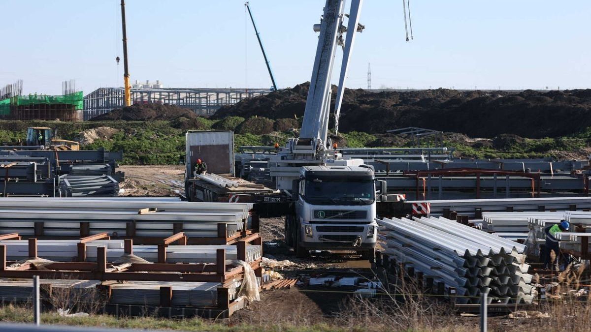 Szegedi BYD-gyár: látványosan gyorsan halad az építkezés 