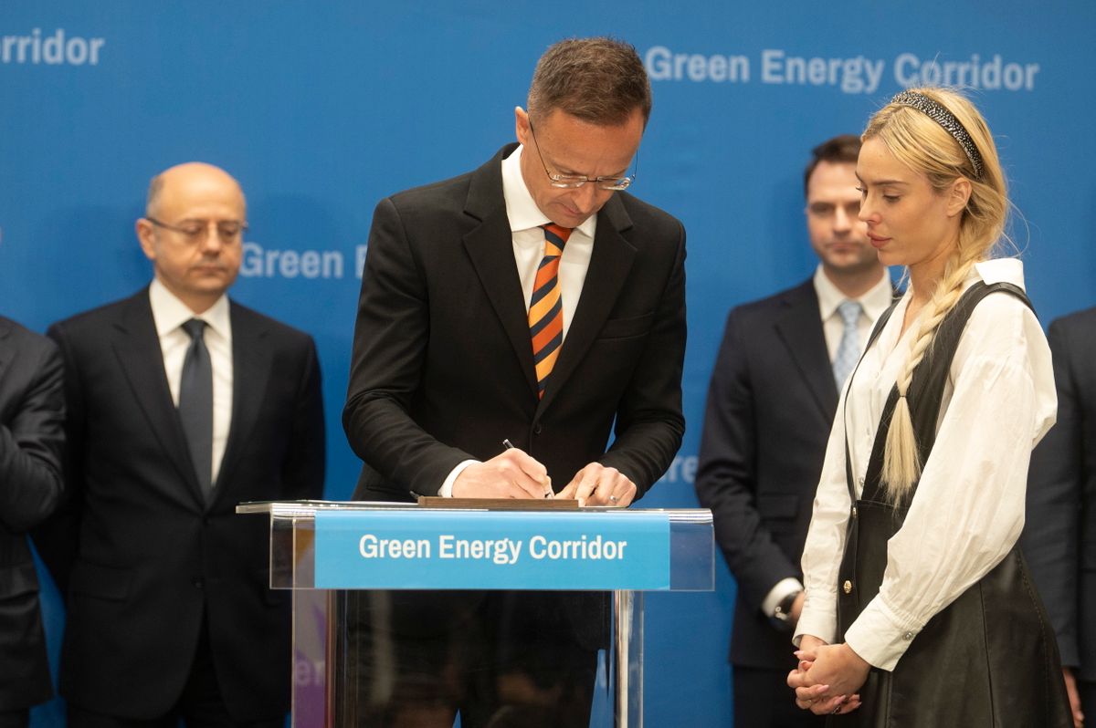 Megállapodás született a Zöld Energiafolyosóról, Európa egyik legnagyobb zöldenergia-projektjéről