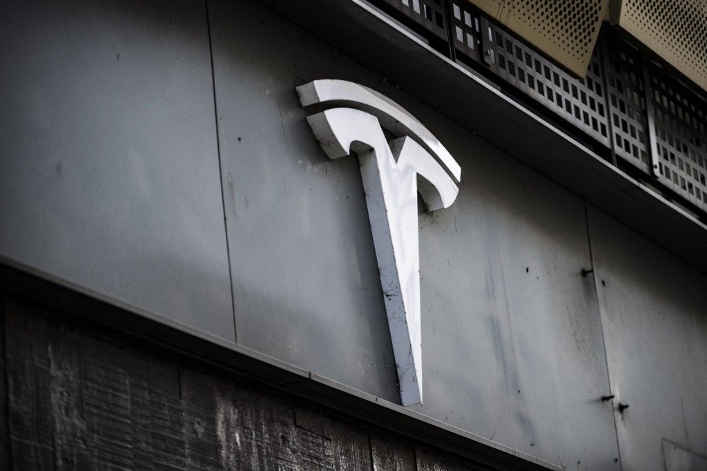 FRANCE - TESLA - VANDALISM Az amerikai főügyész a Tesla elleni vandalizmust terrorizmusnak minősítette