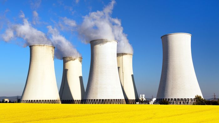 Sorra bújnának ki a földből az atomerőművek a térségben