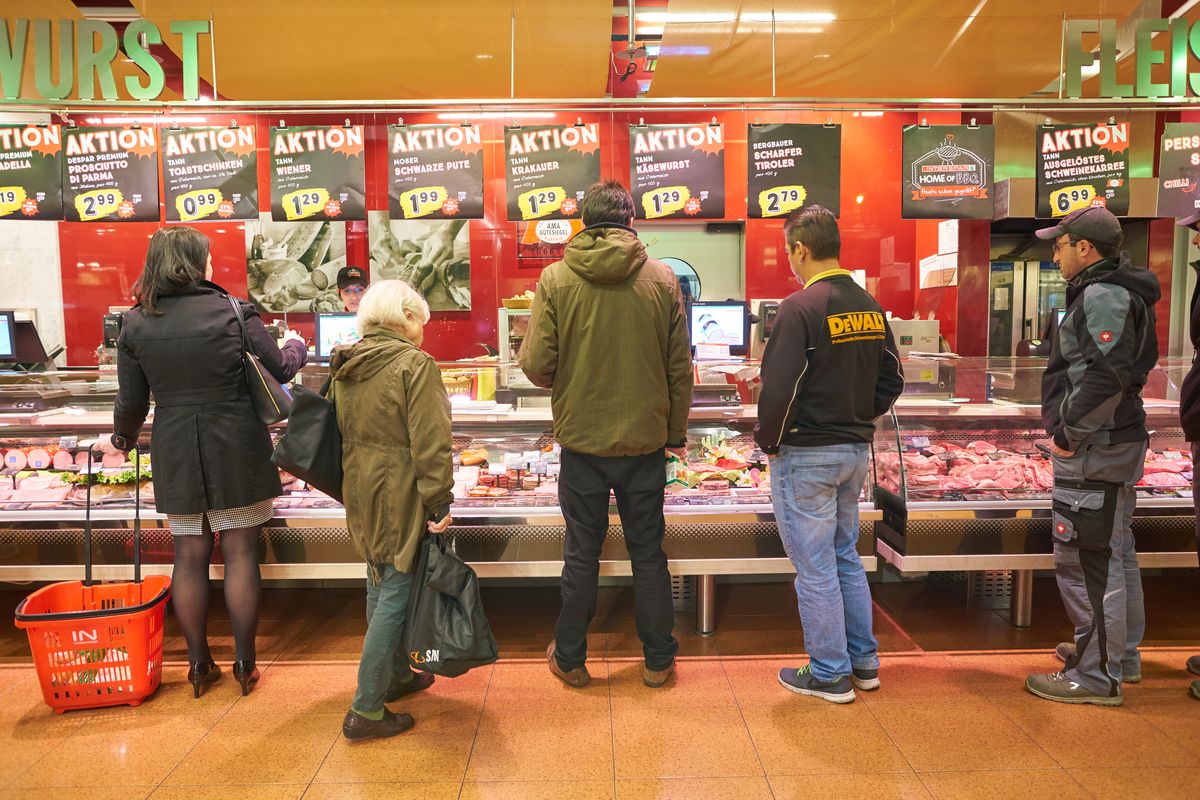Vienna,,Austria,-,Circa,May,,2019:,Interior,Shot,Of,Interspar
infláció