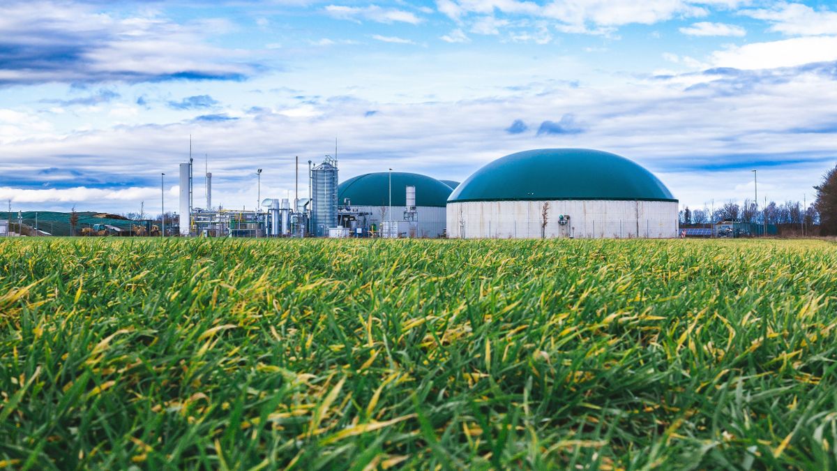 biogáz,Bio,Gas,Plant,In,A,Field,Germany