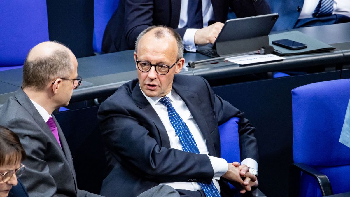 New Bundestag Convenes In Inaugural Session német német kancellár
