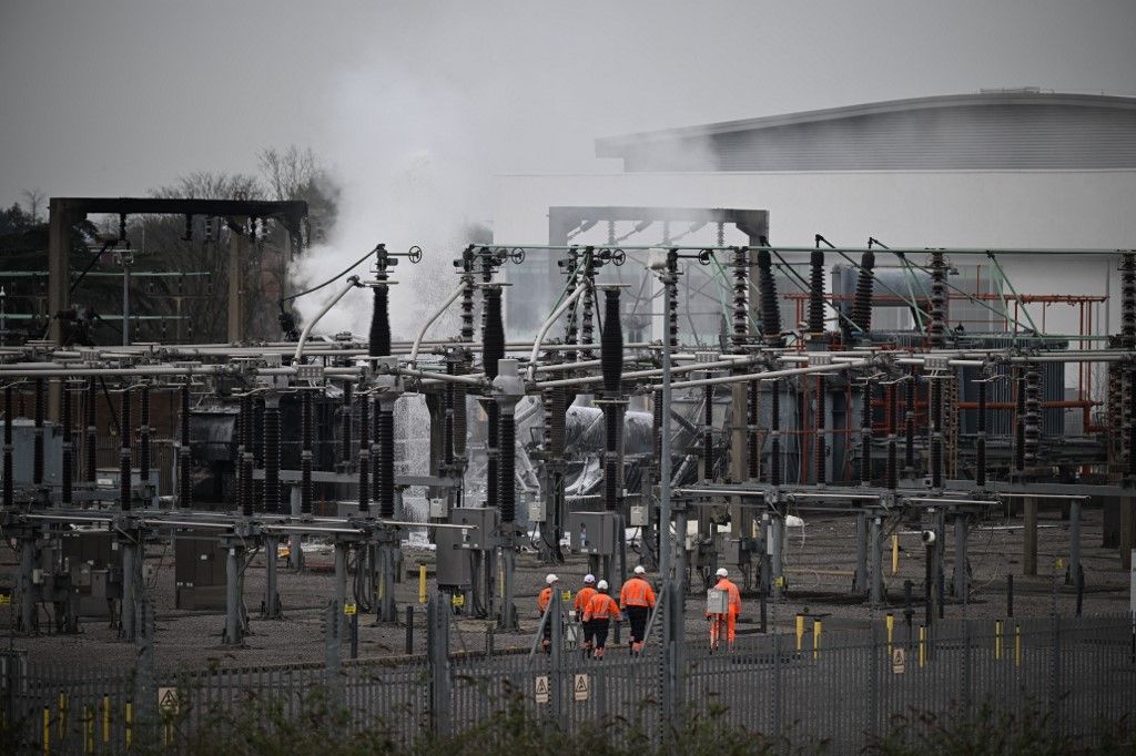 BUX 
Fire at electrical substation forces closure of UK’s Heathrow Airport